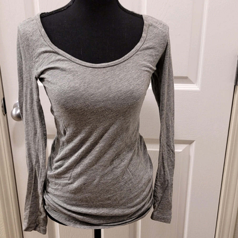 Rubbish brand grey long sleeve top size M (EUC)